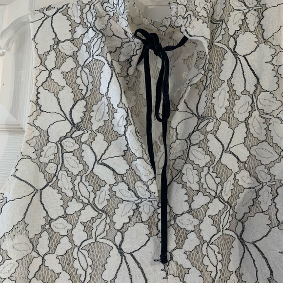 H&M High-neck line top - Picture 3 of 7